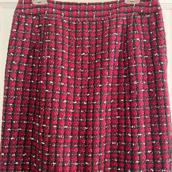 Ann Taylor Suit size 8p - Picture 2 of 5